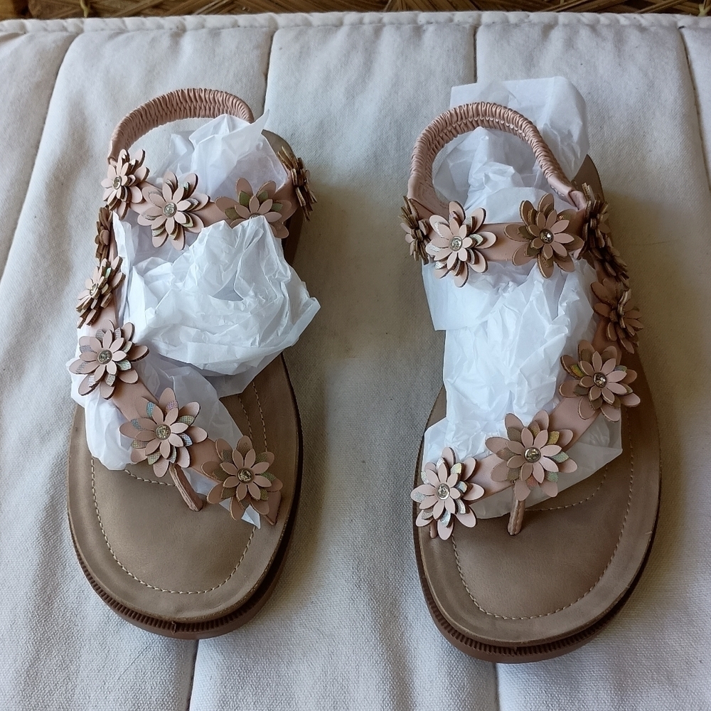 Annie Comfort Floral Embellished Sandals - Tan_9